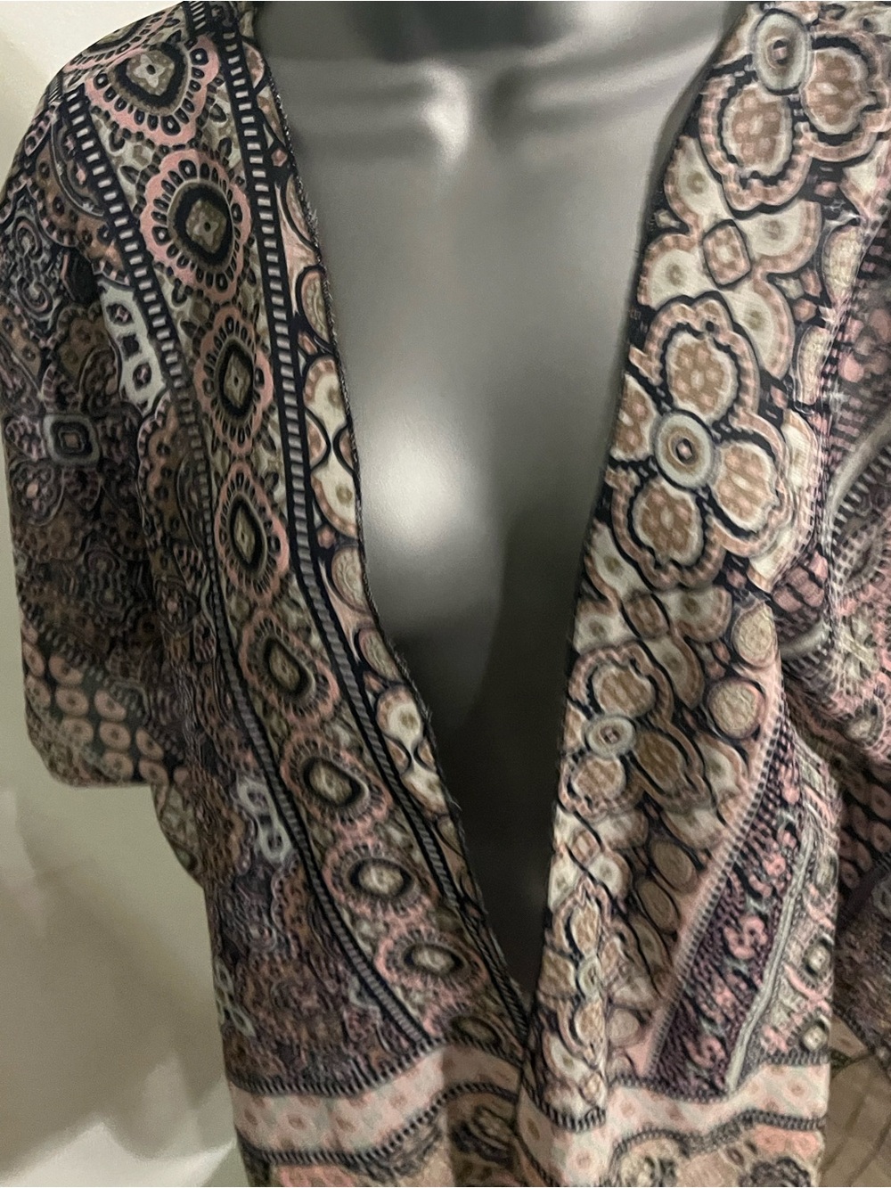 Live 4 Truth Paisley Kimono Cardigan in Pink and Black